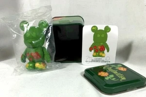 DISNEY VINYLMATION 2010 FLOWER GARDEN EPCOT MICKEY WITH TIN AND CARD - Picture 1 of 5