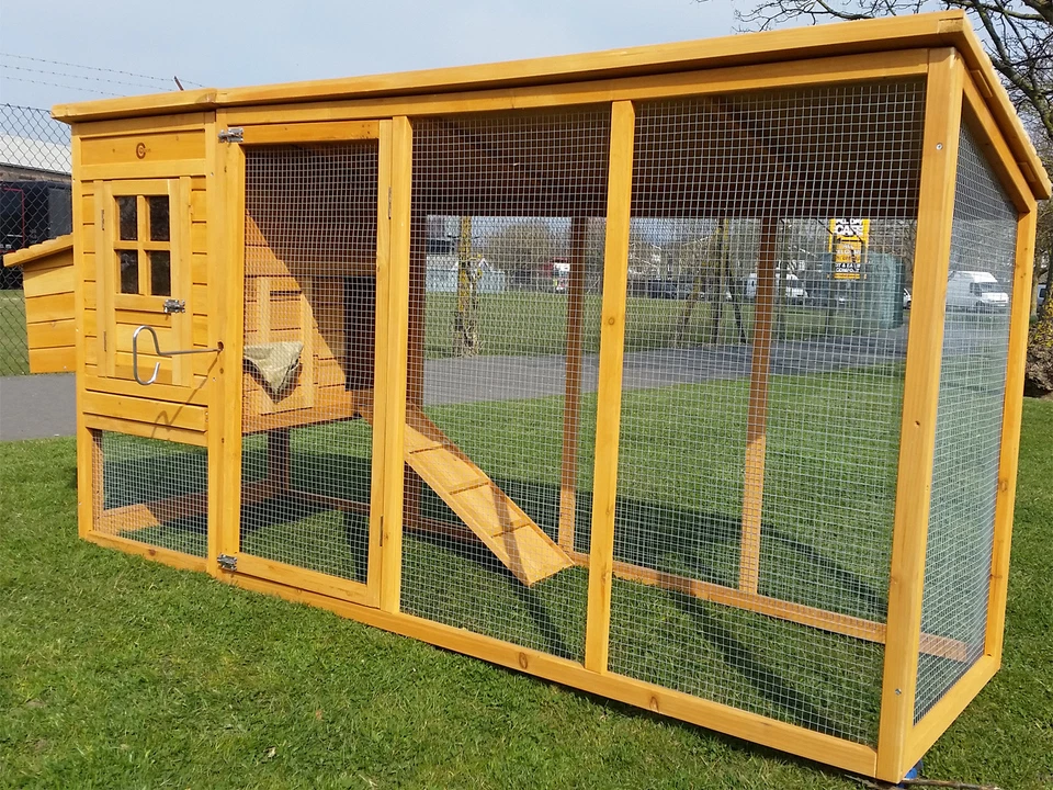 LARGE CHICKEN HEN HOUSE COOP POULTRY ARK RUN BRAND NEW AND TREATED 300WXR
