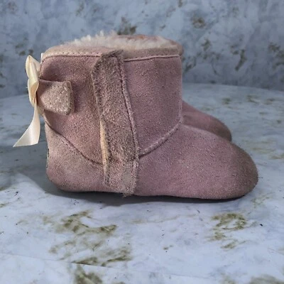 UGG Bailey Bow Niñas Pequeñas Talla 4 Zapatos Rosa Gamuza Cizalla Forrado Botas Cómodas Foto 1 de 4