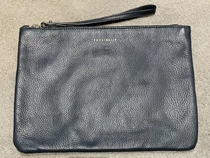 COCCINELLE - ITALIAN LEATHER -LARGE NAVY BLUE CLUTCH/ POCKET -RRP £ 98 -NEW - Picture 1 of 9