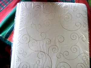 Album Creative Memories 7 x 7 avorio oro vortici cover nuovo con scatola - Foto 1 di 2