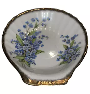 Plato de baratija festoneado vintage castillo real adorno dorado y porcelana de hueso floral azul - Imagen 1 de 12