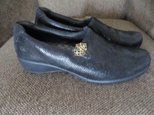 Scarpe Aravon by New Balance taglia 11 AA nere in pelle di rettile memory foam con fascino