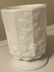 WHITE WESTMORELAND GRAPES AND LEAVES PEDESTAL SUGAR BOWL - Picture 1 of 5