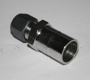 3/4 Tube Stub x 3/8 Tube 316ss Reducer Fitting Parker 12-6-TRBZ-SS - Picture 1 of 3