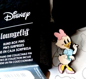 Daisy Duck Retro Loungefly Mystery 2022 Blind Box Disney Pin 156765 - Picture 1 of 3