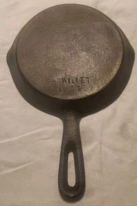 Vintage 6 1/2 Zoll Gusseisen Metall Pfanne Antik Bratei Pfanne Dekor Kochgeschirr - Bild 1 von 2