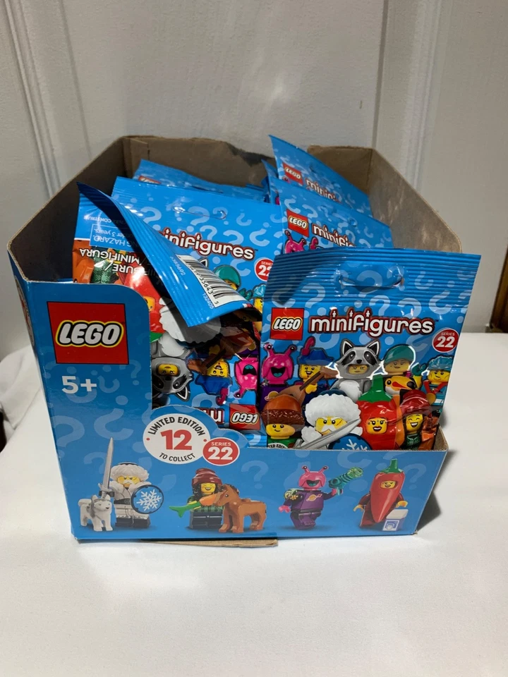 LEGO Series 22 Minifigures (71032)