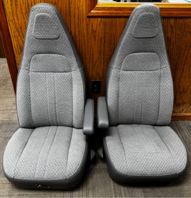 97-25 Chevy Express/GMC Savana Van Pair LH&RH Gray Cloth Power Bucket Seat Foto 1 de 4