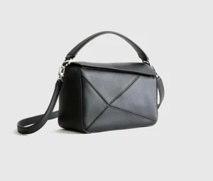 *NWT* Quince Italian Leather Patchwork Crossbody Bag 6x9.7x4” Color- Black - Picture 1 of 9