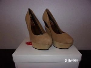 Two Lips Women's Rapture Suede Wedge Heels Natural Size 7.5M NIB Closed toe. - Picture 1 of 8