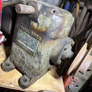 Vintage 4 speed drive-All transmission model 200 - Picture 1 of 4