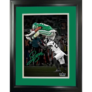 Framed Saquon Barkley Philadelphia Eagles Facsimile Signature Auto 11"x14" Photo - Picture 1 of 1