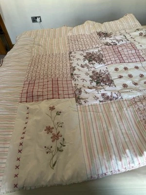 Catherine Lansfield Floral Patchwork Quilted Bedspread &pillow shams 244x264 cm  - Image 1 of 4