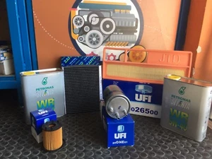 KIT TAGLIANDO FIAT GRANDE PUNTO 1.3 MJT 4 FILTRI UFI 4 LT SELENIA 5W40 PURFLUX - Foto 1 di 1