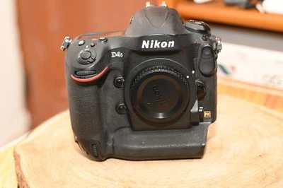 Nikon D4S 16,2 MP цифровой Зеркальная камера затвор счет 148428 - Изображение 1 из 4
