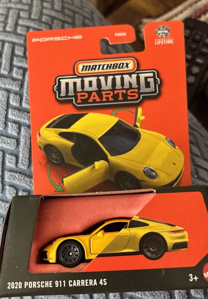 Porsche 911 Carrera 4S 2020 Matchbox, amarillo, piezas móviles Foto 1 de 1
