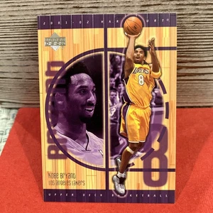 2001-02 Upper Deck Hardcourt Kobe Bryant #37 Salón de la fama - Imagen 1 de 2