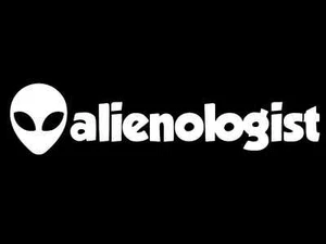ALIENOLOGIST Aliens ET UFO Adesivo Decalcomania Auto Vinile Camion Scegli Taglia Colore Gratuito - Foto 1 di 1