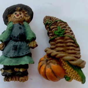 Broche Espantapájaros y Cornucopia Otoño Halloween Juego de 2 Prendedores - Imagen 1 de 6