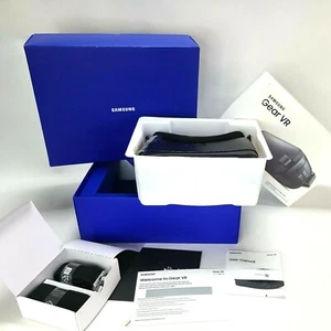 Samsung Gear VR Oculus Virtual Reality Headset SM-R323 Blue New Open Box Game  - Picture 1 of 12