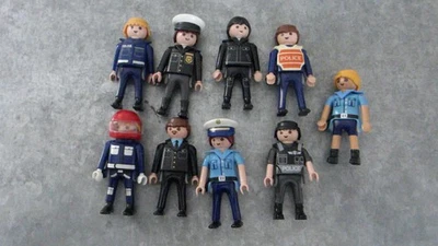 PLAYMOBIL: LOT DE 9 PERSONNAGES POLICIERS, POLICE - Photo 1/2