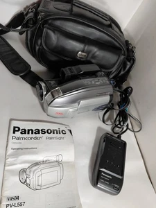 Panasonic VHS-C Palmcorder PV-L352D w Charger - Picture 1 of 9