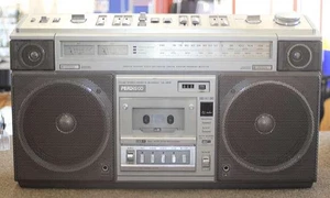 [For Parts] Hitachi PerdiSCO TRK-8800 FM AM Stereo Cassette Recorder 251015 - Bild 1 von 12