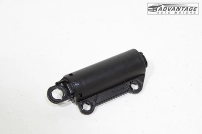 Chevrolet Equinox 2018-2025 tablero almacenamiento guantera puerta amortiguador tapón OEM Foto 1 de 4