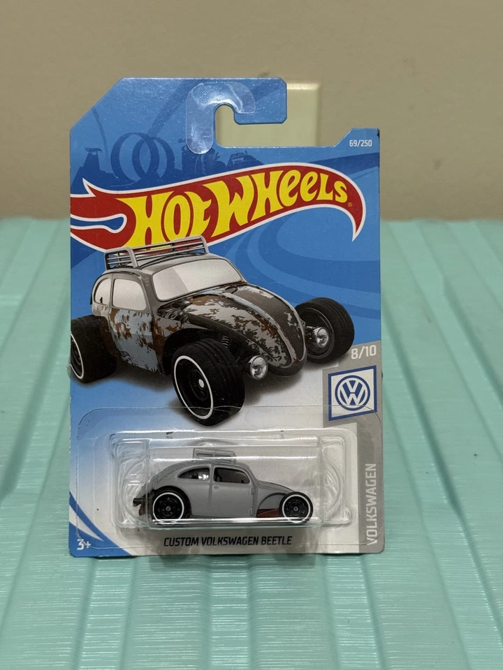 Error Hot Wheels Volkswagen 8/10 Custom Volkswagen Beetle “NO DECALS” “ERROR” - Image 1 of 4