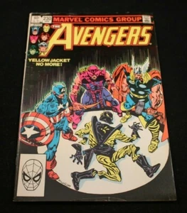 THE AVENGERS - Vol. 1, No. 230 - April 1983 - MARVEL Comics - CB17 - Picture 1 of 3