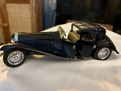 1930 Bugatti Royale die-cast model car by Franklin Mint - Image 1 of 4