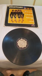 One Fine Day by The Chiffons 1965 Vinyl Laurie Records Mono LLP 2020 - Imagen 1 de 6