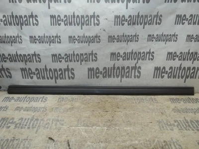Moldura central puerta superior delantera derecha pasajero mercedes-benz w124 86-89 Foto 1 de 4