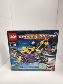 Lego 5982 Space Police Smash'n'Grab Retired & Factory Sealed  New in box