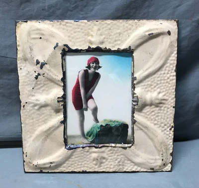 Винтажные потертые 11 дюймов кв. Оловянная потолочная металлическая фоторамка 5x7 старая 1723-25B - Изображение 1 из 4