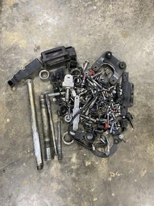 09-12 Kawasaki ZX600 ZX6R Zx6 R Herrajes Lote Tuercas Pernos Tornillos Misceláneo Soporte Fabricante Original - Imagen 1 de 11