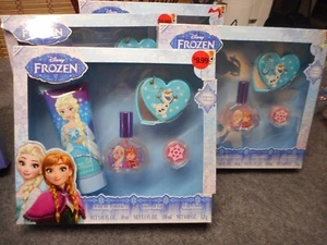 Disney Frozen 4 PC Girls Shower Gel Toilette Lip Gloss Mirror Gift Set X4 Sets - Picture 1 of 5