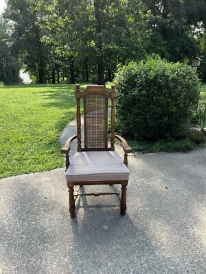 Muebles universales Silla de comedor provincial italiana con respaldo de bastón Foto 1 de 4