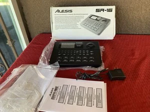 Alesis SR-16 Drum Machine 16 bit con suoni di batteria naturali NUOVISSIMA SPEDIZIONE RAPIDA! - Foto 1 di 13