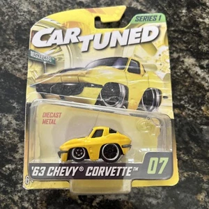 Car Tuned Series 1 ‘63 Chevy Corvette - Picture 1 of 2
