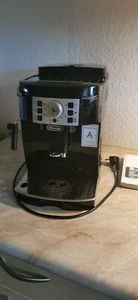 DeLonghi Magnifica S ECAM 22.110 Schwarz 2 Tassen Kaffeevollautomat - Bild 1 von 4