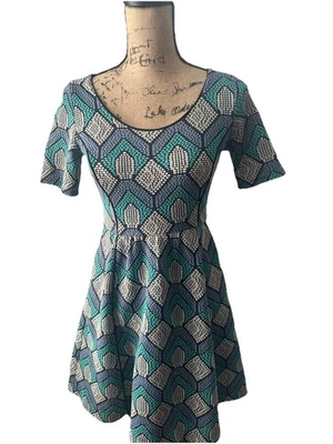 Vestido HD in Paris Anthropologie Tejido Texturizado Estampado Hollyhock Ajuste y Acampanado XS Foto 1 de 4