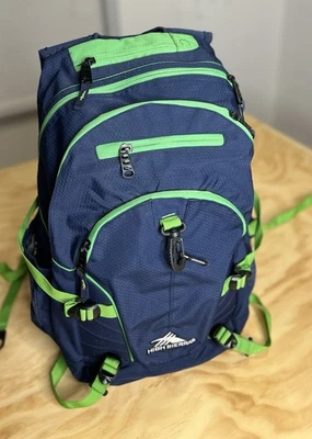 Mochila High Sierra Sistema de suspensión con correa trasera refrigerada por flujo de aire verde marino Foto 1 de 4