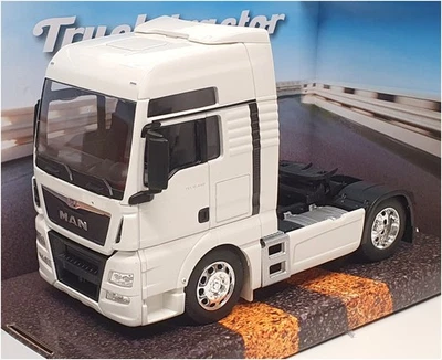 Welly 1/32 Scale Diecast 32650S-W - MAN TGX Truck Tractor - White - Image 1 of 4