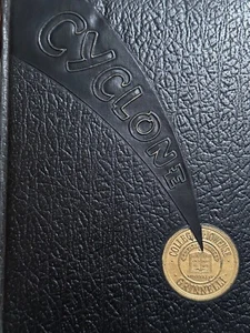 VTG 1951 College Yearbook Grinnel College, Grinnell, Iowa Use for Genealogy - Picture 1 of 17