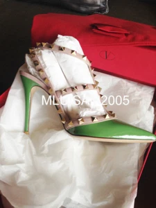 VALENTINO GARAVANI ROCKSTUD STUDDED GREEN PATENT LEATHER T-STRAP PUMPS - Picture 1 of 8