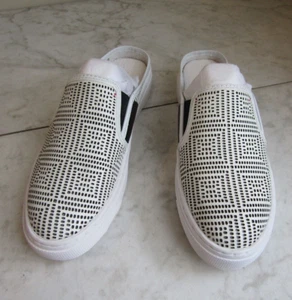 NIB BM Berne Mev NYC White Slip On Dots Mules Women's Shoes Size US 7.5-8 M - Picture 1 of 7