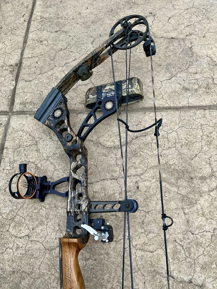 Mathews LX Solo Cam 27.5-28” 60-70# Sight Rest Quiver Stabilizer SMOOTH!! RH - Image 1 of 4