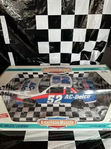 Ken Schrader 1995 AC-DELCO Nascar 1/18 Diecast American Muscle ERTL #52 Lumina  - Picture 1 of 3